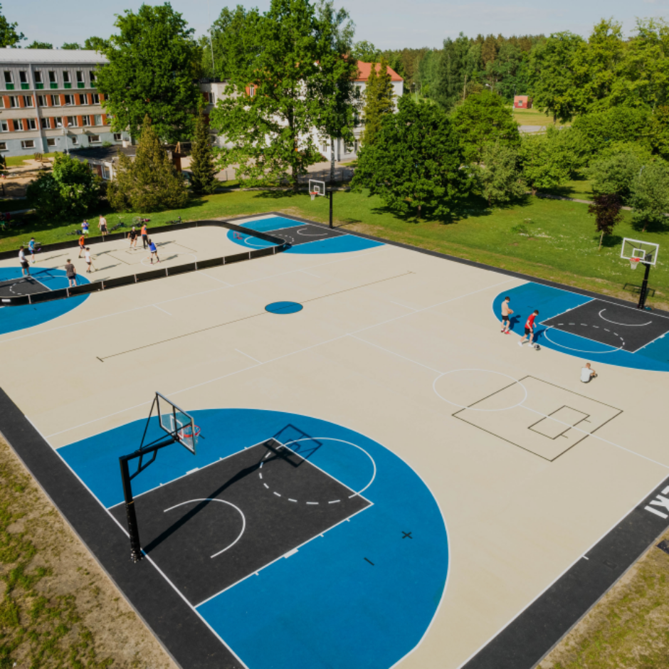 Ozolnieku vidusskolas sporta laukums